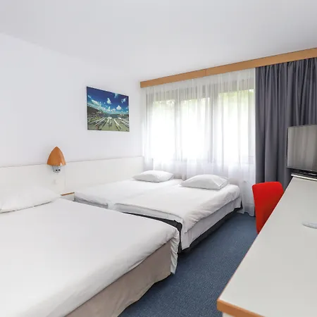 מלון Novotel Malta 3*