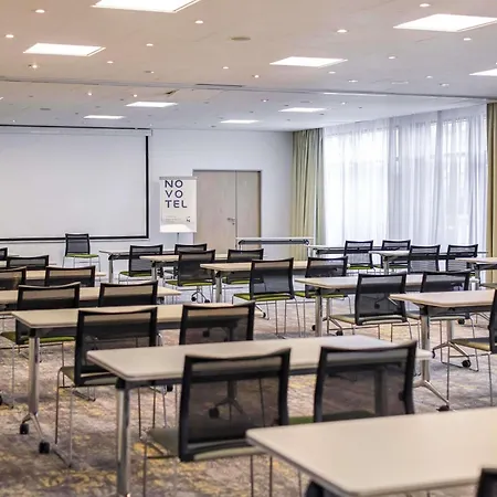 מלון Novotel Malta פוזנן