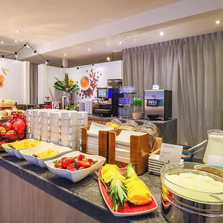 Novotel Malta מלון 3*