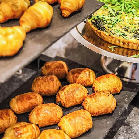 מלון Novotel Malta 3*